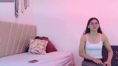 sweetbutspicy online show from May 8, 12:10 pm