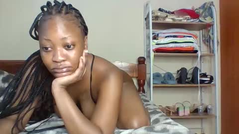 sweetbutterfly99 online show from February 17, 5:26 am