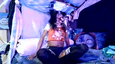 Snapshot of sweetcarimilla83 chatting on January 9, 4:19 am Jillian online show from January 9, 4:19 am