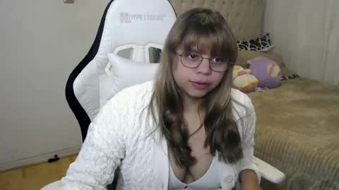 Snapshot of sweetcristalh chatting on June 13, 2:04 pm Cristal online show from June 13, 2:04 pm