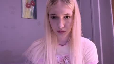 sweetcrystalll online show from July 16, 11:44 pm