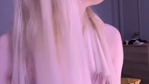 sweetcrystalll online show from July 17, 10:36 pm
