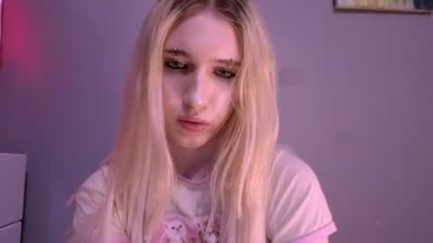 sweetcrystalll online show from August 2, 12:31 am