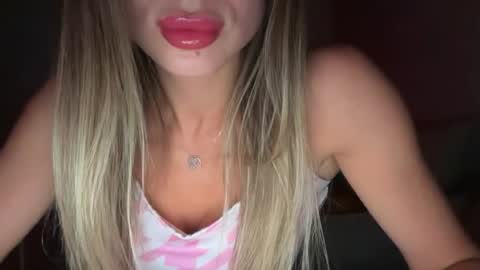 Snapshot of sweetczika chatting on July 11, 1:30 am sweetczika online show from July 11, 1:30 am