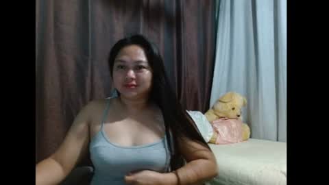 Snapshot of sweetdemurelady chatting on May 5, 8:06 pm Lynn online show from May 5, 8:06 pm