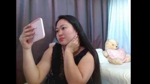 Snapshot of sweetdemurelady chatting on May 17, 10:39 pm Lynn online show from May 17, 10:39 pm