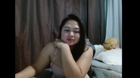 Snapshot of sweetdemurelady chatting on May 22, 1:28 pm Lynn online show from May 22, 1:28 pm