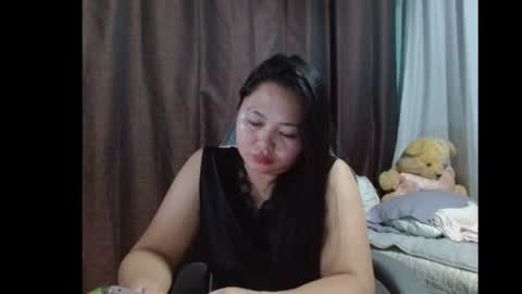 Snapshot of sweetdemurelady chatting on May 28, 1:19 pm Lynn online show from May 28, 1:19 pm