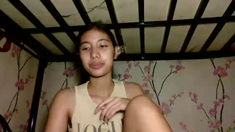 Snapshot of sweetdimple69 chatting on November 10, 7:40 am sweetdimple69 online show from November 10, 7:40 am