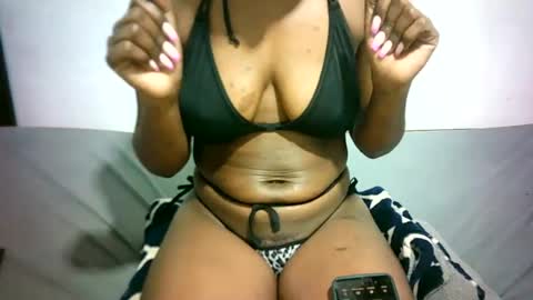 Snapshot of sweetebony_50 chatting on June 23, 10:08 pm sweetebony_50 online show from June 23, 10:08 pm