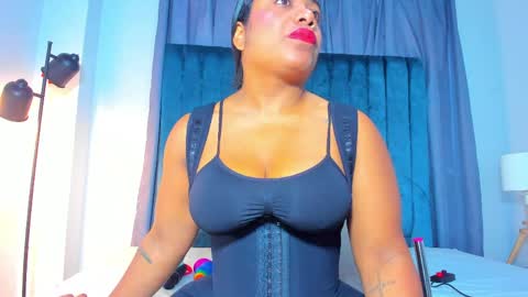 Mia online show from May 5, 11:51 am