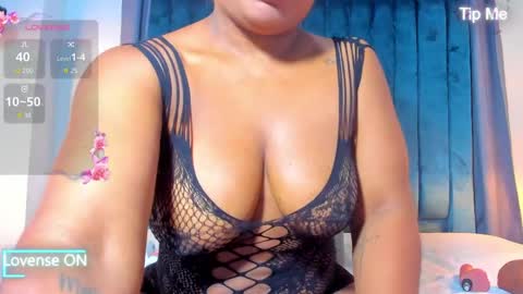 Mia online show from May 12, 11:51 am