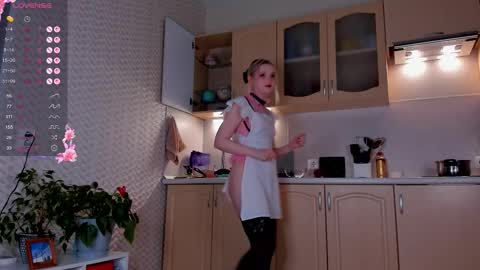 sweeteRose online show from November 12, 5:46 pm