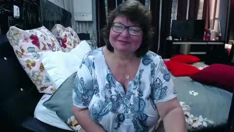 Snapshot of sweetestmilf4you chatting on April 30, 8:57 pm sweetestmilf4you online show from April 30, 8:57 pm