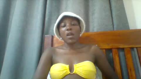 Snapshot of sweetfel chatting on September 28, 8:52 am sweetfel online show from September 28, 8:52 am