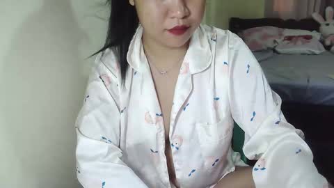 Snapshot of sweetgal_mica chatting on May 14, 12:39 am sweetgal_mica online show from May 14, 12:39 am