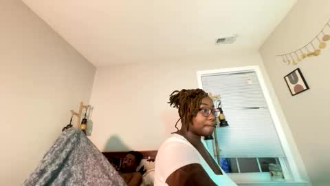 Snapshot of sweetgirllei chatting on November 13, 2:32 am sweetgirllei online show from November 13, 2:32 am