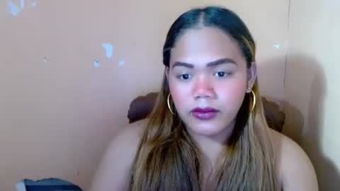 Snapshot of sweethot_bella chatting on September 10, 6:19 pm Bella online show from September 10, 6:19 pm