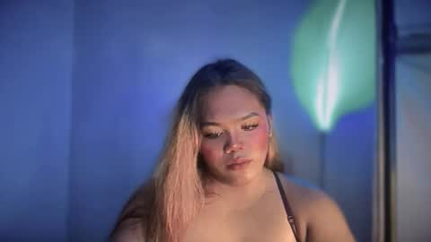 Snapshot of sweethot_bella chatting on September 30, 6:57 pm Bella online show from September 30, 6:57 pm