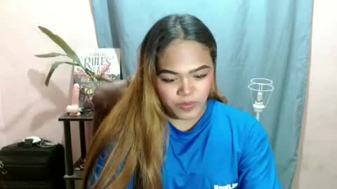 Snapshot of sweethot_bella chatting on October 7, 11:29 am Bella online show from October 7, 11:29 am