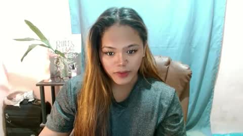 Snapshot of sweethot_bella chatting on October 9, 3:59 am Bella online show from October 9, 3:59 am