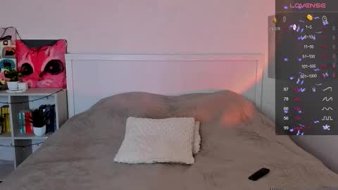 Hannah online show from September 26, 2:21 pm