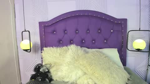 Snapshot of sweetie_foxxxx chatting on February 5, 3:00 am violeta online show from February 5, 3:00 am