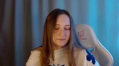 Snapshot of sweetie_lover chatting on February 24, 8:29 pm Annie online show from February 24, 8:29 pm