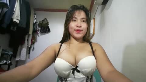 Snapshot of sweetie_trishiaxx chatting on April 15, 9:05 am Your GoodGirlSweet trish online show from April 15, 9:05 am
