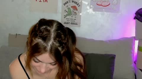 Snapshot of sweetiedarlingxoxox chatting on May 2, 12:32 pm Daddy Babby Girl online show from May 2, 12:32 pm