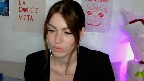Snapshot of sweetiedarlingxoxox chatting on May 26, 7:21 pm Daddy Babby Girl online show from May 26, 7:21 pm