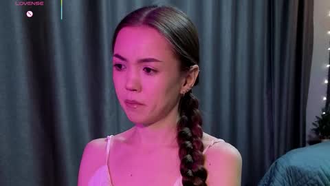 Snapshot of sweetieee_kira chatting on February 6, 1:43 am sweetieee_kira online show from February 6, 1:43 am