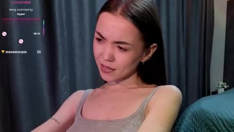 Snapshot of sweetieee_kira chatting on February 8, 1:09 am sweetieee_kira online show from February 8, 1:09 am