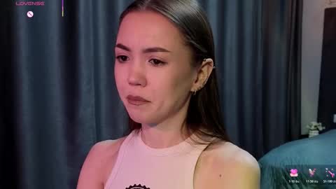 Snapshot of sweetieee_kira chatting on February 13, 1:12 am sweetieee_kira online show from February 13, 1:12 am