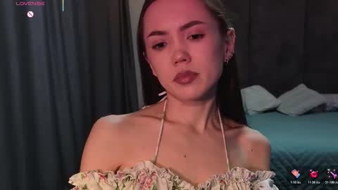 Snapshot of sweetieee_kira chatting on February 27, 1:16 am sweetieee_kira online show from February 27, 1:16 am