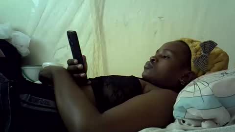 sweetielonglips online show from February 20, 8:05 am