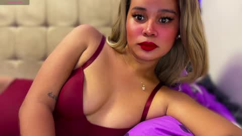 sweetjhessa69 online show from May 28, 4:43 am
