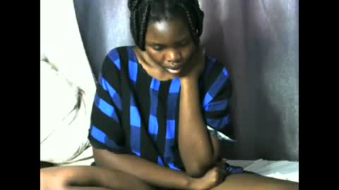 Snapshot of sweetkirrie chatting on June 8, 1:33 pm sweetkirrie online show from June 8, 1:33 pm