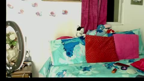 sweetkittyjohns online show from June 25, 5:23 am