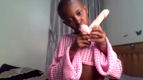 Snapshot of sweetkola1 chatting on January 19, 4:11 pm sweetkola online show from January 19, 4:11 pm