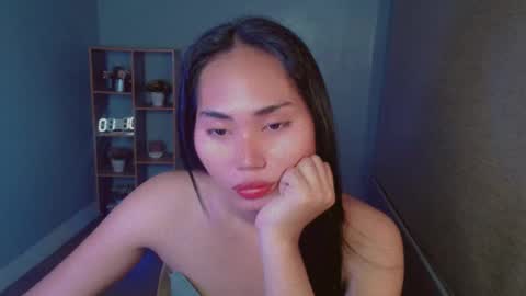 Snapshot of sweetladyboyx chatting on December 11, 12:44 am   online show from December 11, 12:44 am