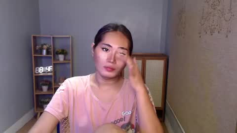 Snapshot of sweetladyboyx chatting on March 11, 2:43 am   online show from March 11, 2:43 am