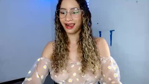 SWEET LATINA online show from May 26, 11:45 pm