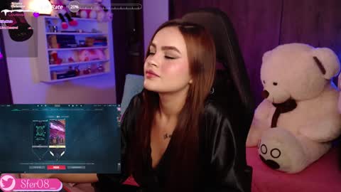 Snapshot of sweetlee_1 chatting on December 8, 1:35 am    online show from December 8, 1:35 am