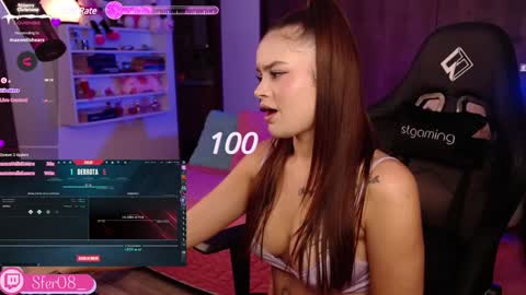 Snapshot of sweetlee_1 chatting on December 12, 2:04 am    online show from December 12, 2:04 am