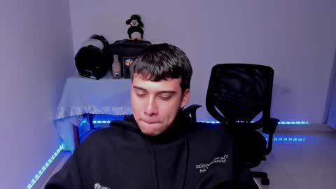 Lian online show from December 11, 6:58 am