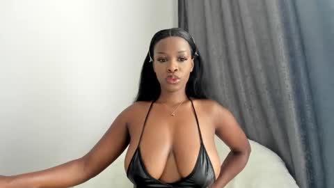 sweetlipsy online show from February 18, 5:14 am