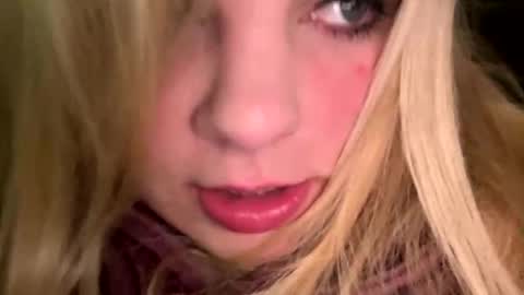 Lisa  online show from April 16, 10:01 pm