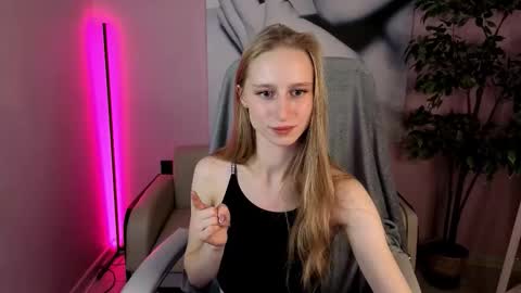 Snapshot of sweetllyshy chatting on November 23, 9:42 am sweetllyshy online show from November 23, 9:42 am