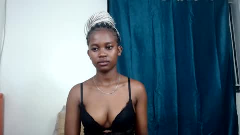 Snapshot of sweetlykaya chatting on July 14, 2:05 am KAYA online show from July 14, 2:05 am